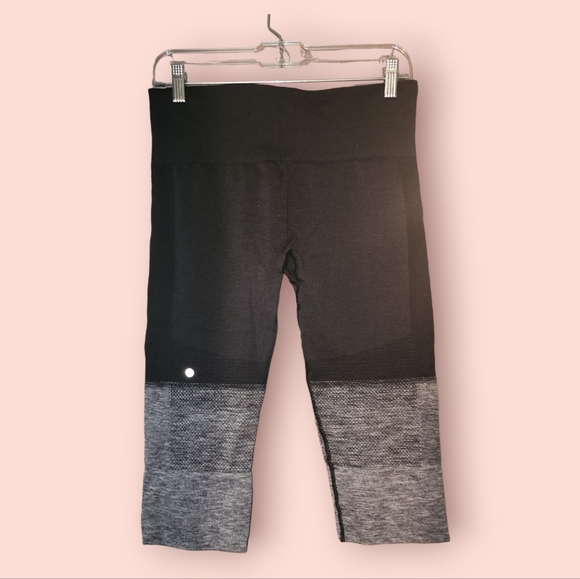 Lululemon Seamlessly Street Crop Heathered Black Leggings Workout Activewear 10 - Picture 2 of 3